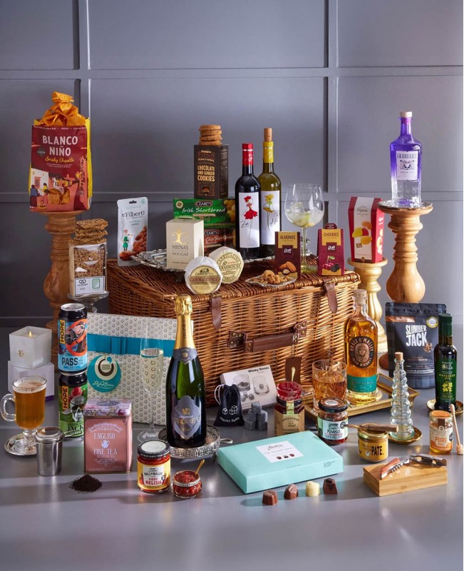 Regal Delights Luxury Gift Basket Regal Delights Luxury Gift Basket
